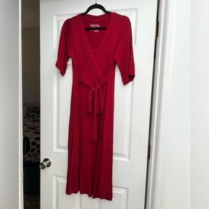 Latched Mama nursing dress - Size Large - Red